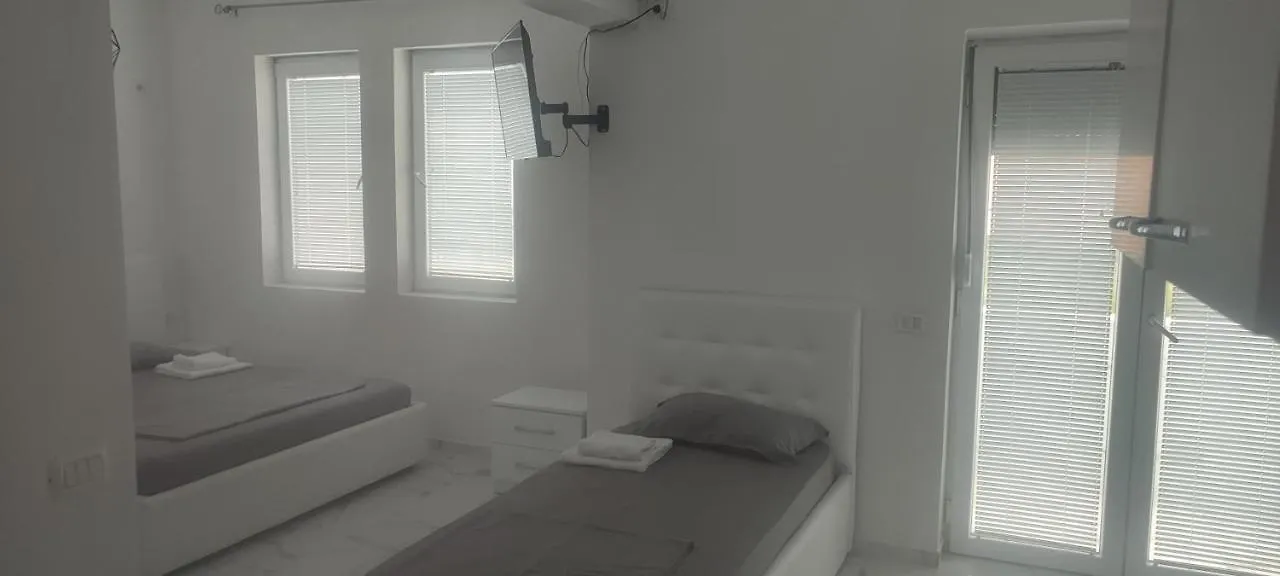Golem Apartment 0*, Golem (Tirana)
